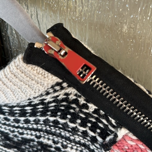 Nude
Fair Isle Oversize Sweater size Eruo 42 or US Large - Picture 10 of 10